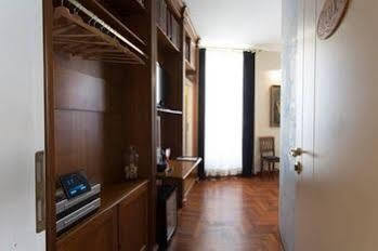 Golden Piazza Di Spagna Affittacamere 3*